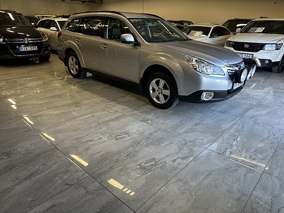 Subaru Outback 2 of 5
