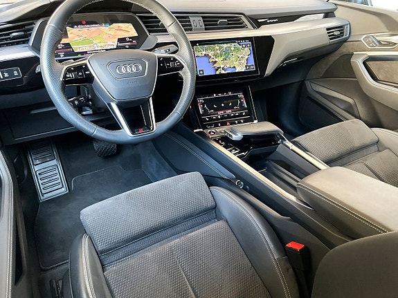 Audi e-tron S 3 of 9