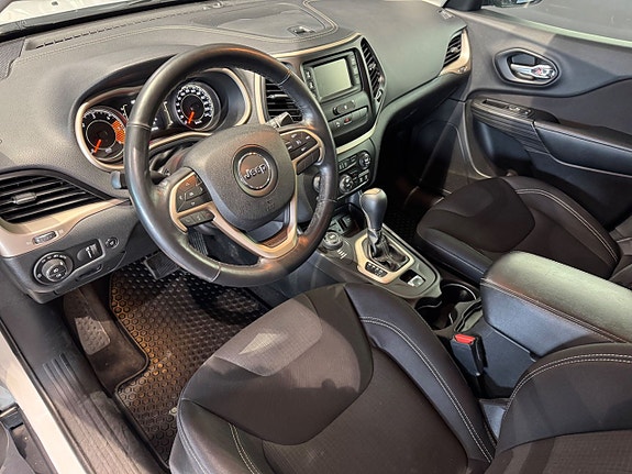 Jeep Cherokee 6 of 10