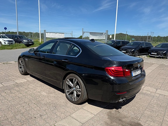 BMW 520 2 of 5