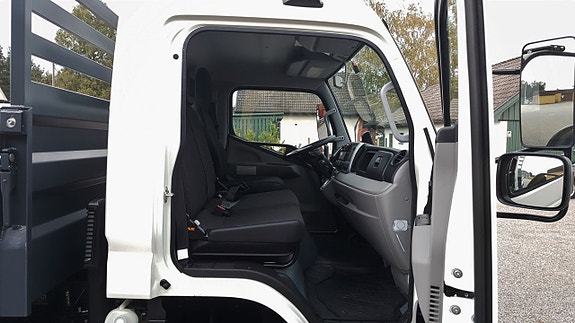 Mitsubishi Fuso 4 of 5