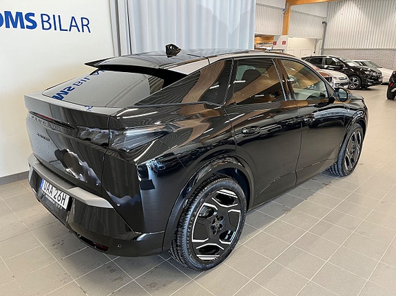 Peugeot e-3008 4 of 5