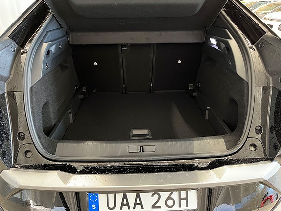 Peugeot e-3008 9 of 12