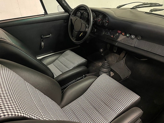 Porsche 911 10 of 12