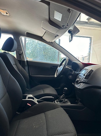 Hyundai i30 11 of 12