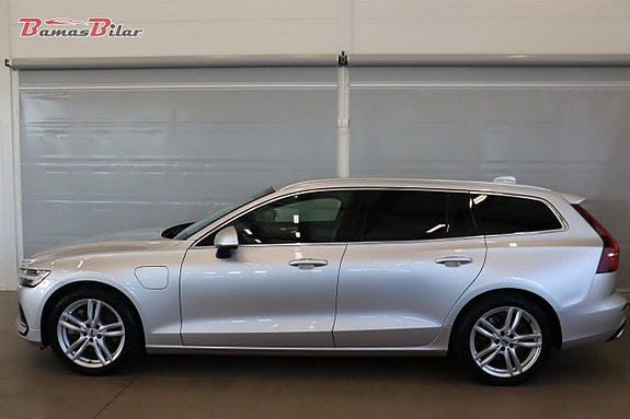 Volvo V60 2 of 26