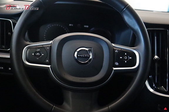 Volvo V60 11 of 26