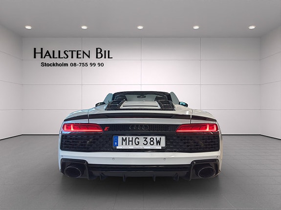 Audi R8 6 of 24