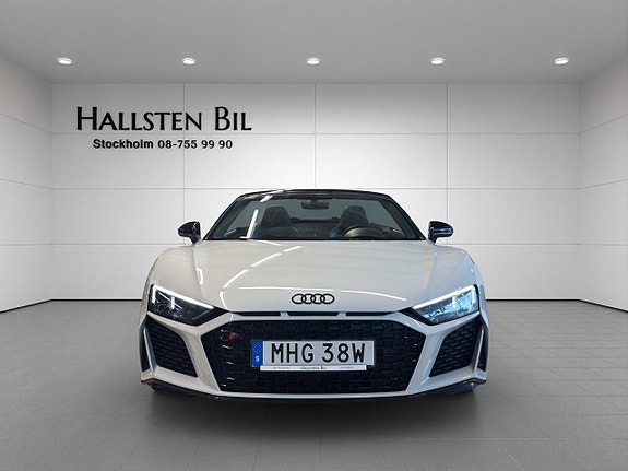 Audi R8 3 of 5