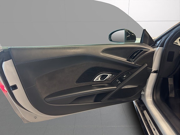 Audi R8 14 of 24