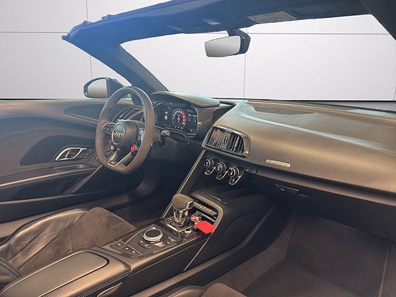 Audi R8 11 of 24