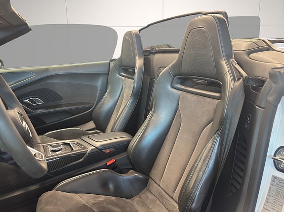 Audi R8 10 of 24