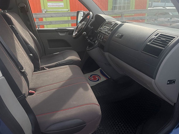 Volkswagen Transporter 10 of 15