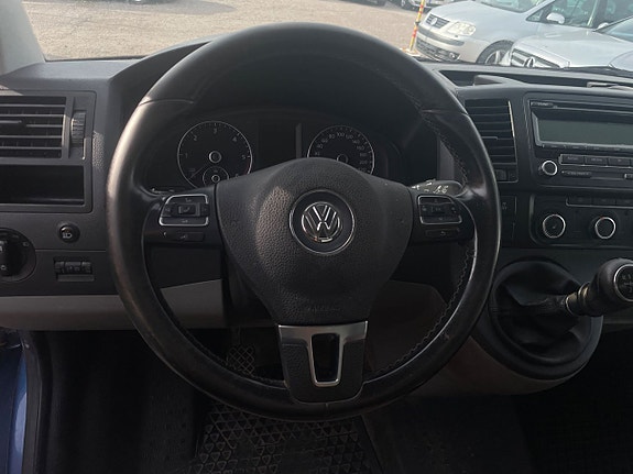 Volkswagen Transporter 11 of 15