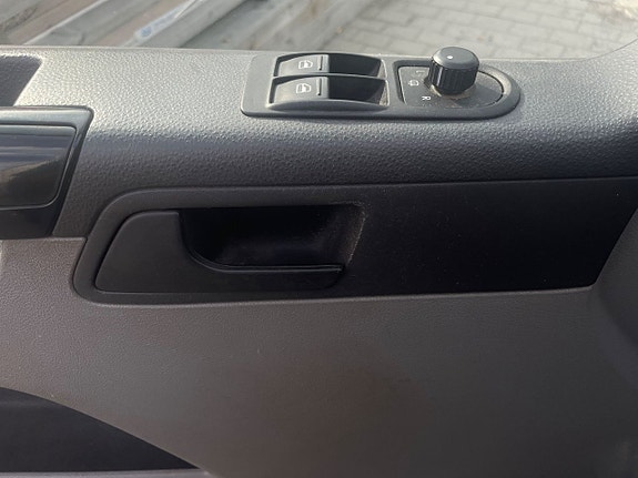 Volkswagen Transporter 6 of 15