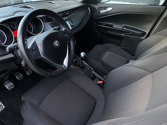 Alfa Romeo Giulietta 10 of 16