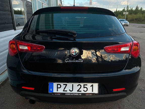 Alfa Romeo Giulietta 4 of 16