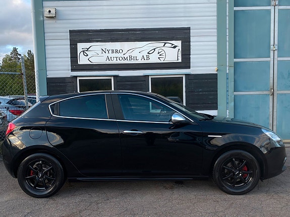 Alfa Romeo Giulietta 2 of 16