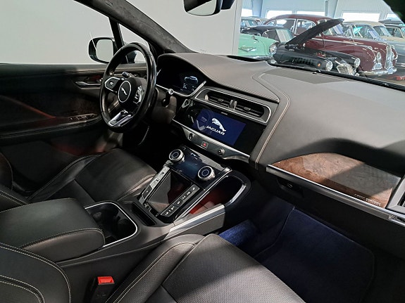 Jaguar I-PACE 8 of 18
