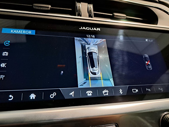 Jaguar I-PACE 17 of 18