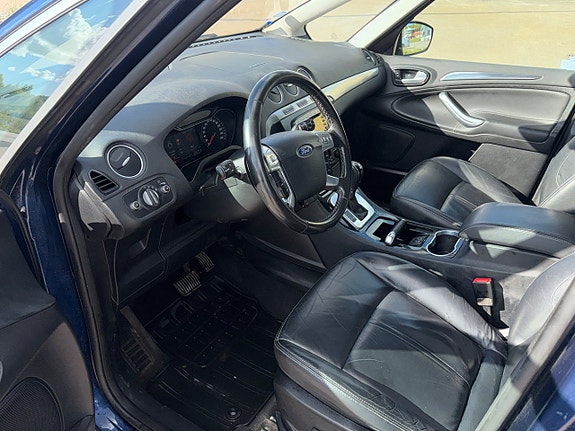 Ford S-MAX 14 of 18