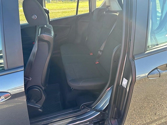 Ford B-MAX 13 of 15