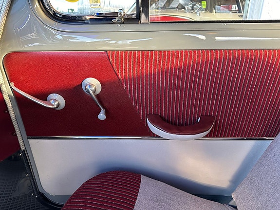 Volvo PV 12 of 30