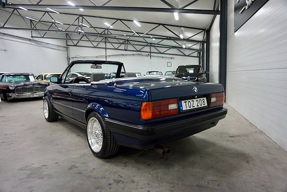 BMW 318 4 of 5