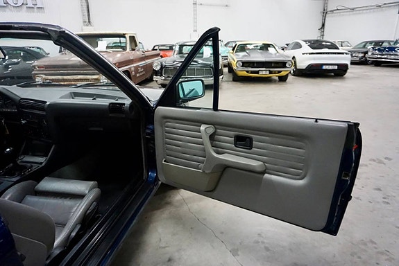 BMW 318 14 of 21