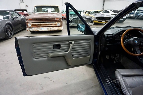 BMW 318 9 of 21