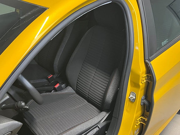 Peugeot 208 9 of 18