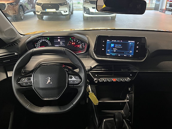 Peugeot 208 12 of 18