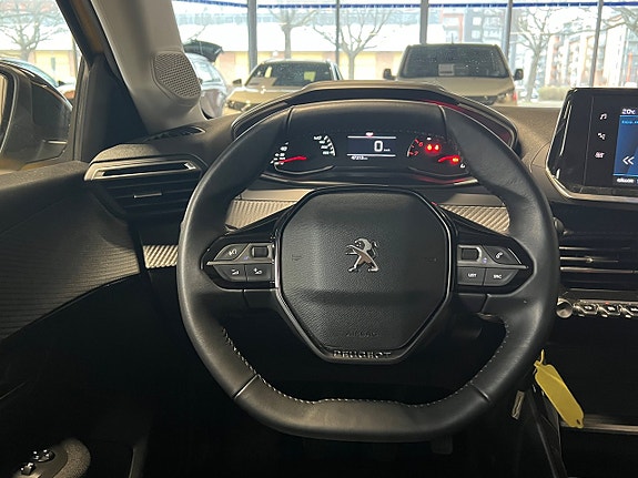 Peugeot 208 11 of 18