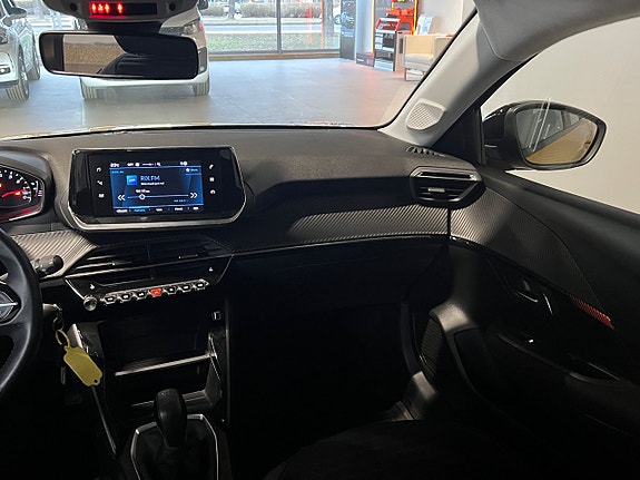 Peugeot 208 13 of 18
