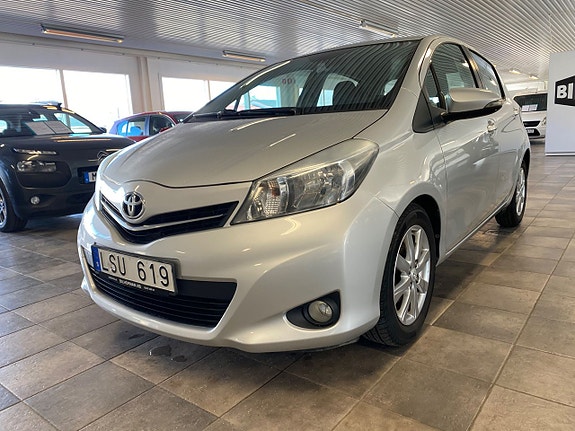 Toyota Yaris 4 of 5