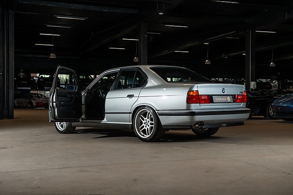 BMW M5 8 of 30