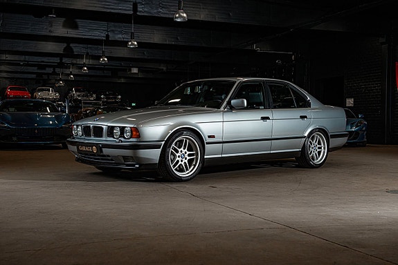 BMW M5 2 of 30