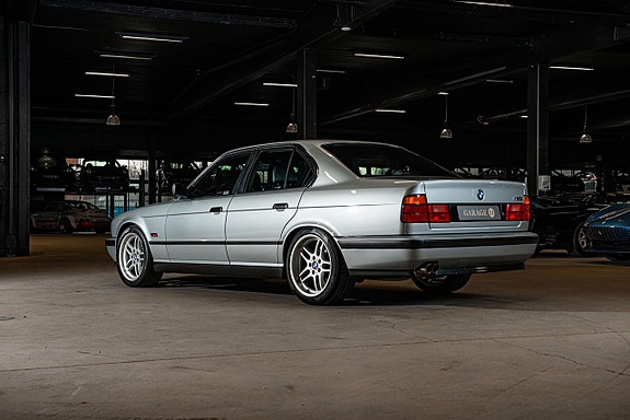 BMW M5 4 of 30