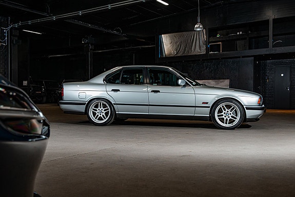 BMW M5 6 of 30