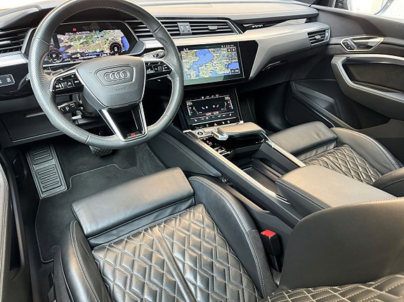 Audi e-tron 3 of 6