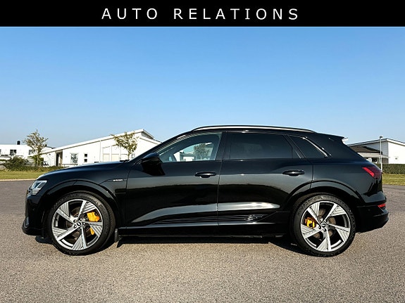 Audi e-tron 6 of 6