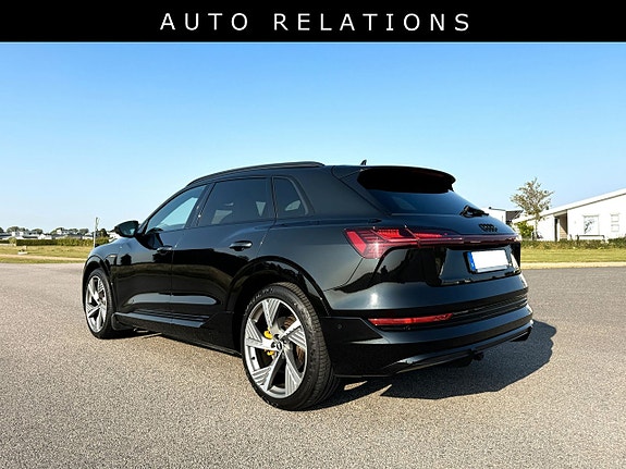 Audi e-tron 2 of 6