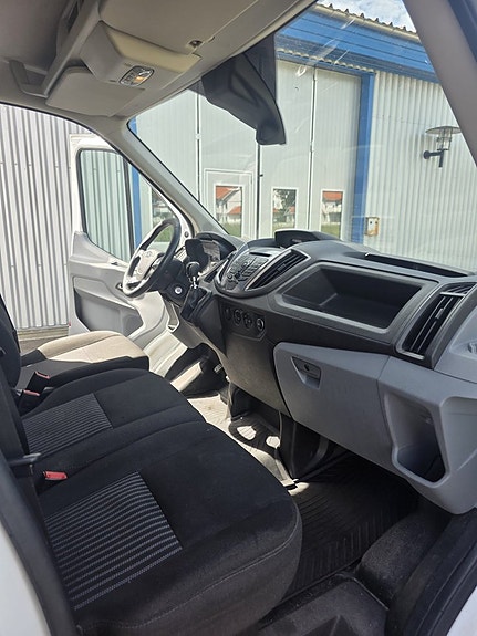 Ford Transit 7 of 8