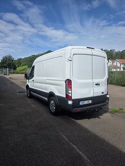 Ford Transit 4 of 5