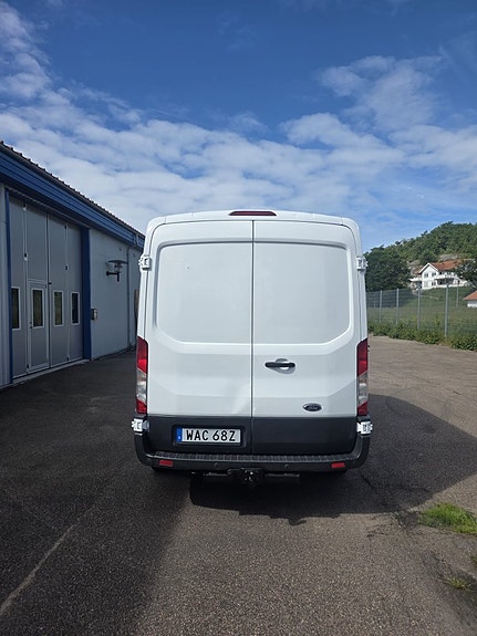 Ford Transit 3 of 5