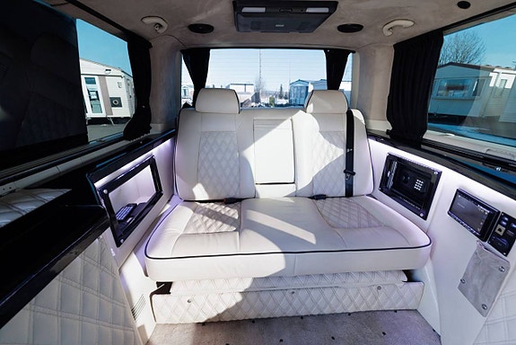 Volkswagen Caravelle 16 of 20