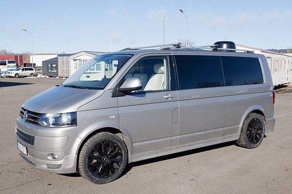 Volkswagen Caravelle 12 of 20