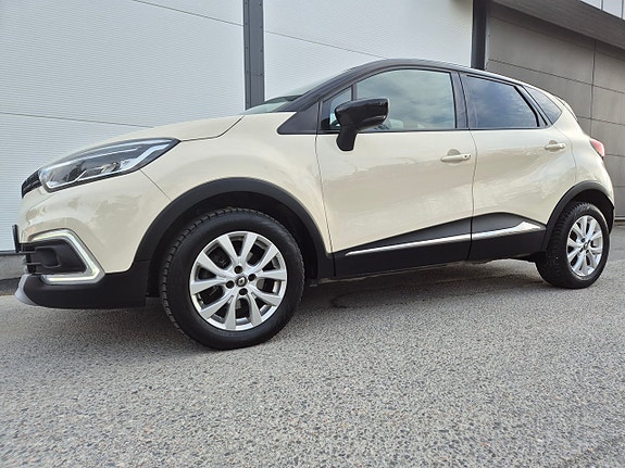 Renault Captur 3 of 5