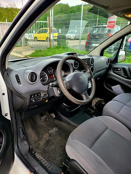 Peugeot Partner 11 of 12