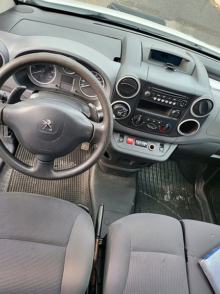 Peugeot Partner 12 of 12